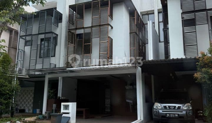 Rumah 3 Lantai Siap Huni di Boulevard Greenwich Bsd