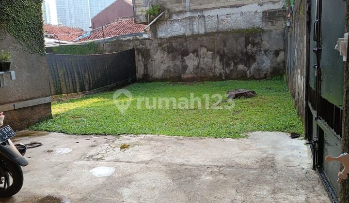 di jual tanah di jl haji naim cipete siap di bangun tanah datar tidka perlu di uruk kanan kiri rumah warga lokasi aman nyaman bebas banjir deket ke sekolah deket ke perkantoran tb simatupang dekt ke blok M dan fatmawati