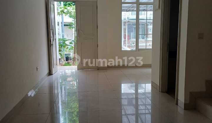 For Rent: Europa Cluster House 6X15 Green Lake City