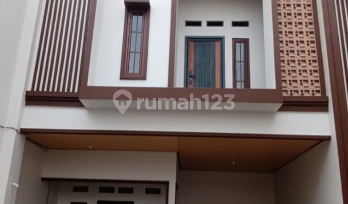 Rumah 2 1/2 Lantai Minimalis Modern Di Condet Kramatjati Jakarta Timur
