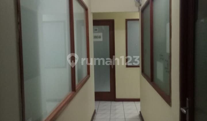 Ruang Kantor di Komplek Perkantoran Dutamas Kebayoran Baru Jakarta Selatan