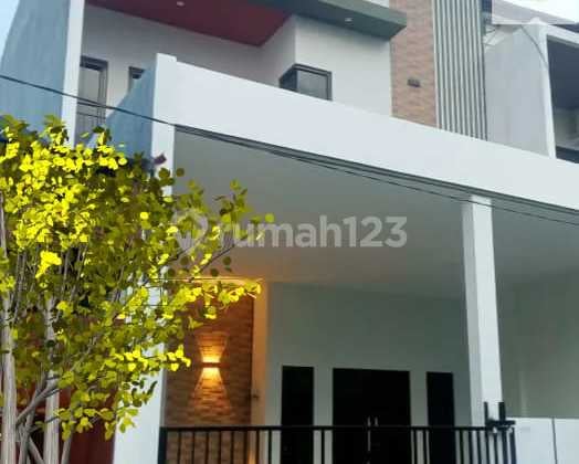 New Luxury 2-Story House in Dolog Pedurungan, Semarang City, Close to Toll Road Access