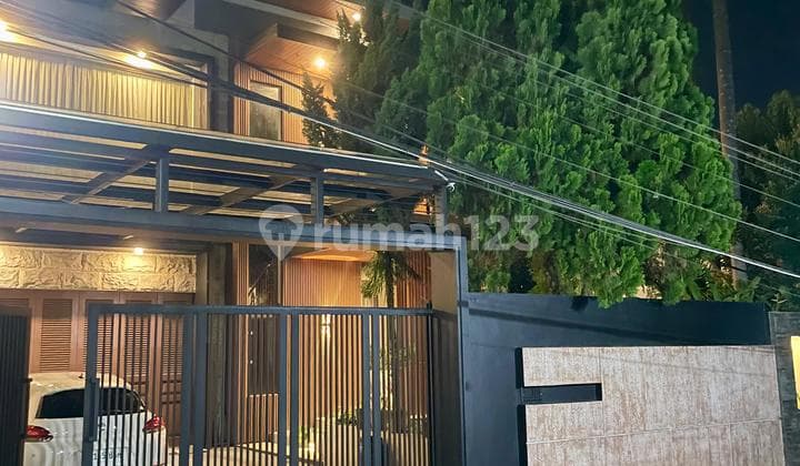 Rumah Mewah Ada Kolam Renang di Banyumanik Semarang Atas