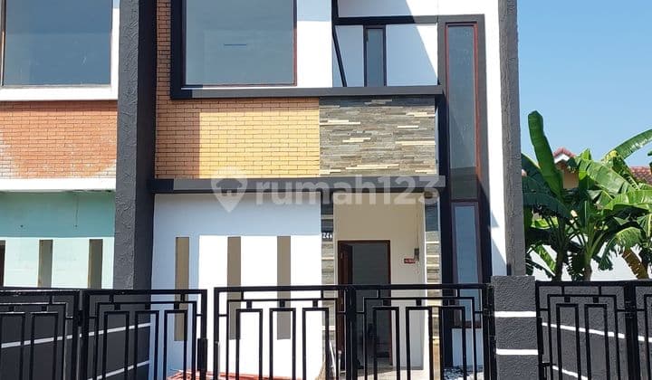 Rumah 2 Lantai Full Renovasi Aman Nyaman Jalan Panda Utara Palebon Pedurungan