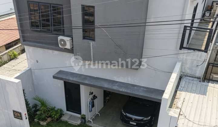 2-Storey House in Poncowolo, Pendrikan Lor, Semarang City / Central, near Jalan Indrapasta Raya, Udinus Campus