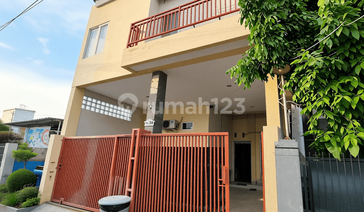 Active Female Boarding House, Fully Occupied in Tampomas Sampangan Semarang, Near RSUD Kariadi & William Booth