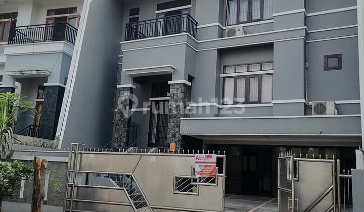 0339sa Rumah Cat Baru 2,5 Lantai Parkir Bisa 5 Mobil Gading Residence Kelapa Gading Rp120 Juta Bisa Nego Tipis Rapi,bersih,canopy