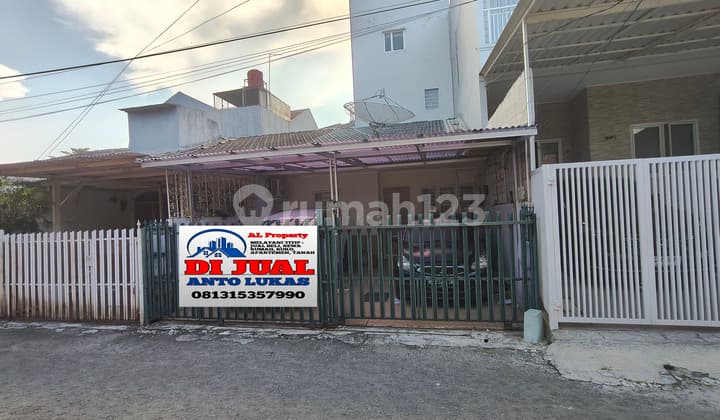 0456Jb For Sale House in Kelapa Gading Near Mkg Mall Neat and Clean Rp1.95 Billion Negotiable Canopy Accepts Property Consignment, Purchase, Rental Contact: antolukas Wa 08131535xxxx