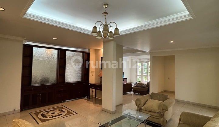 Dijual Rumah Klasik Siap Huni di Kemang, Jakarta Selatan