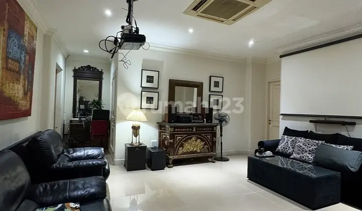 Dijual Rumah Siap Huni Lokasi Strategi di Kemang - Jakarta Selatan
