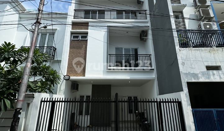 Disewakan Rumah Siap Huni di Daerah Ampera, Jakarta Selatan