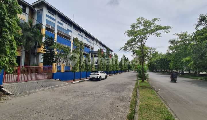 Grand School Building in Kelapa Gading, North Jakarta