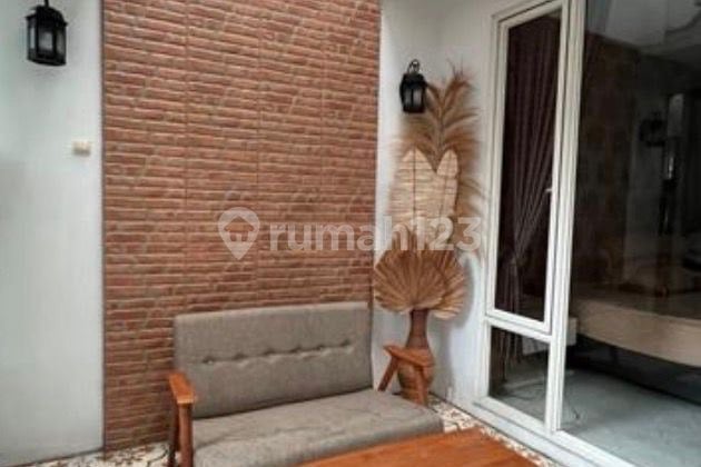 Rumah Bagus Semi Furnished 4 BR Lidah Wetan dekat Pakuwon Mall dan Unesa