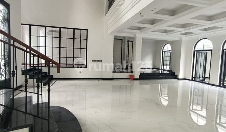 Brand New Classic House Graha Famili Bagus 4 KT
