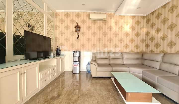 Disewakan Termurah Rumah Mewah Posisi Hook di Green Lake City