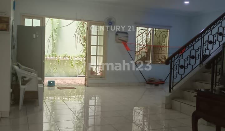 RUMAH SIAP HUNI DI KOTA WISATA CIBUBUR