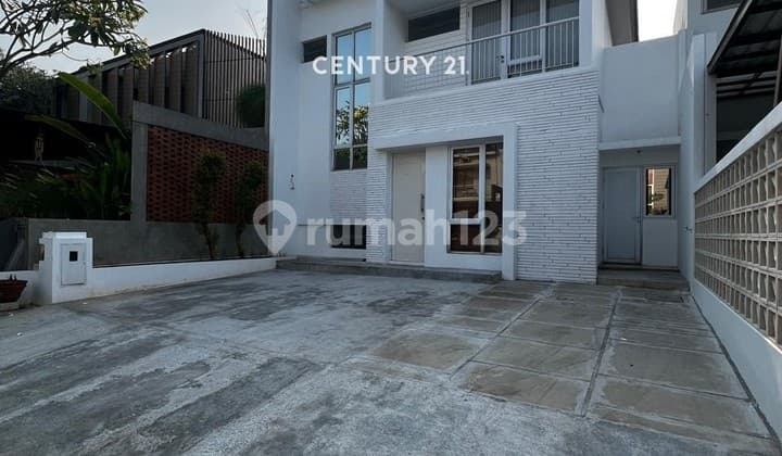 RUMAH DI KOTA WISATA CIBUBUR