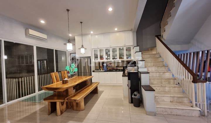 Fully Renovated Well-Maintained House Ready to Move In