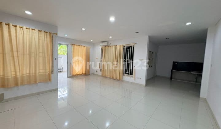 Beachfront House in Pantai Indah Kapuk, Fully Built, Tidy and Clean
