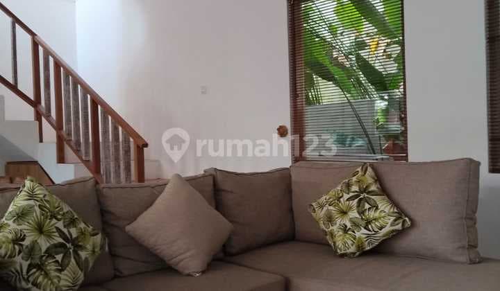 Villa Menarik di Batu Bolong Badung