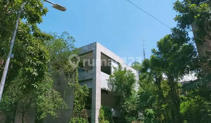 Ruang Usaha 100 Meter Ke Pantai Kuta, Badung