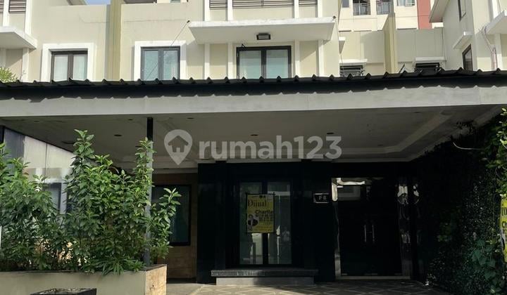 House in Thamrin Cosmo Park 3 Bedrooms Strategic Location