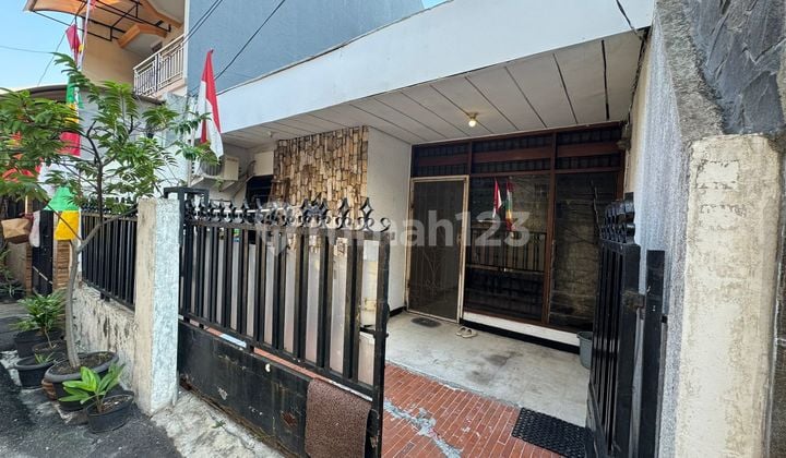 Disewakan Rumah SHM Minimalis Tanjung Duren Jakarta Barat