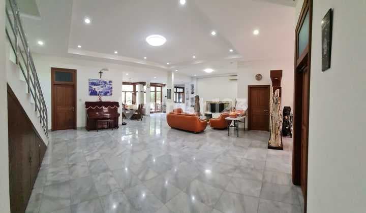 For Sale Luxury House SHM in Tanjung Duren Area, West Jakarta