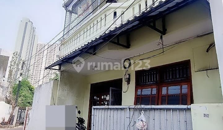 For Sale 2-Story House with SHM, Fully Furnished in Tanjung Duren, West Jakarta