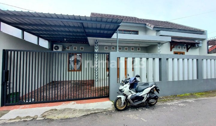 Rumah Cantik Murah Strategis di Banjarsari