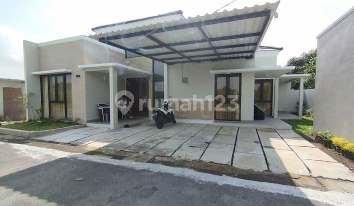 Rumah Baru Bagus Semi Furnished di Wirun, Sukoharjo