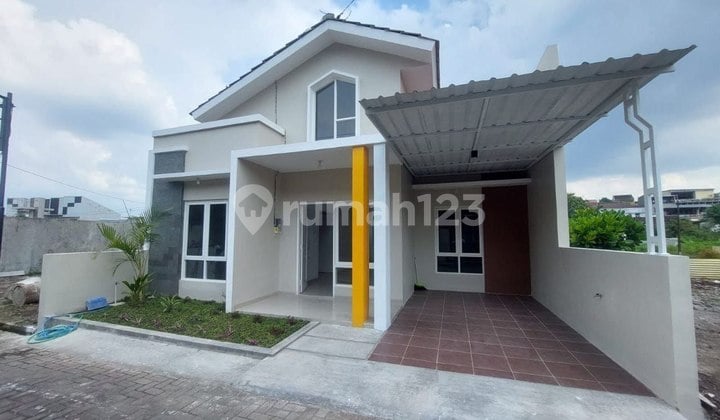 Rumah Cantik Modern Minimalis di Jebres