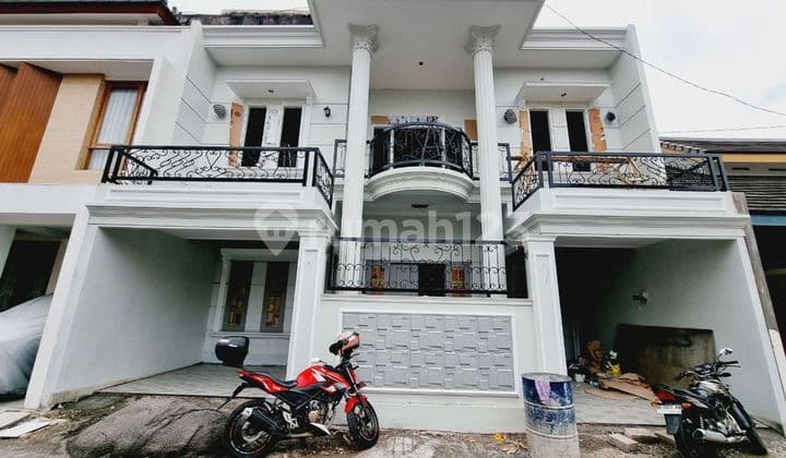 Rumah Murah Mewah Klasik 2 Lantai Lokasi Strategis