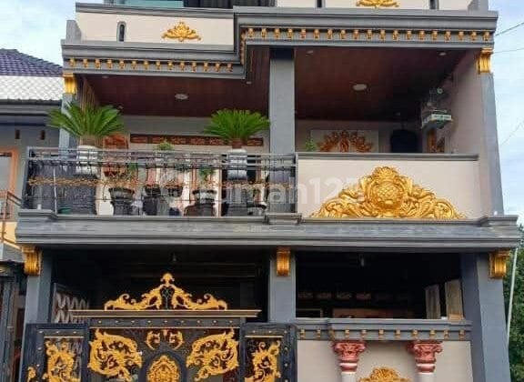 Rumah Mewah Murah 3 Lantai di Sukoharjo