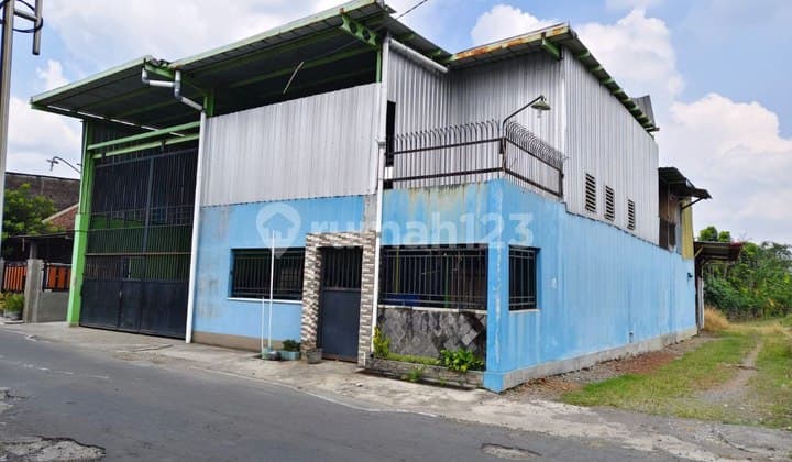 Gudang Murah Letak Strategis Dekat Gerbang Tol