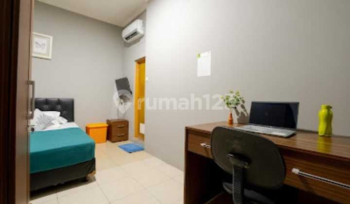 14-Room Boarding House Ready for Occupancy in Pulomas, Rare Find