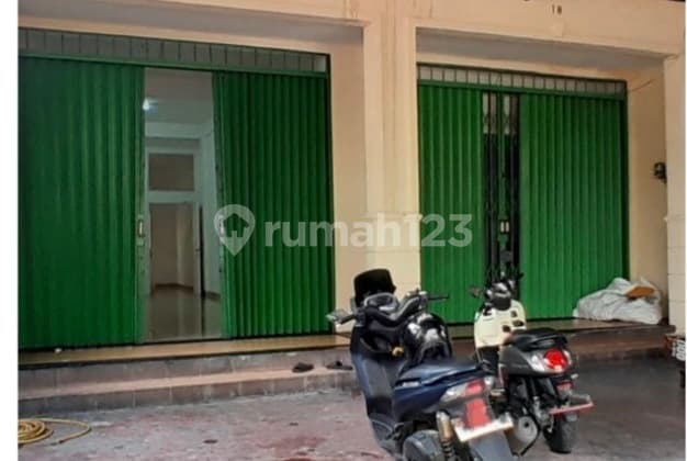 Ruko Gandeng 3 Lantai di Meruya Jakarta Barat