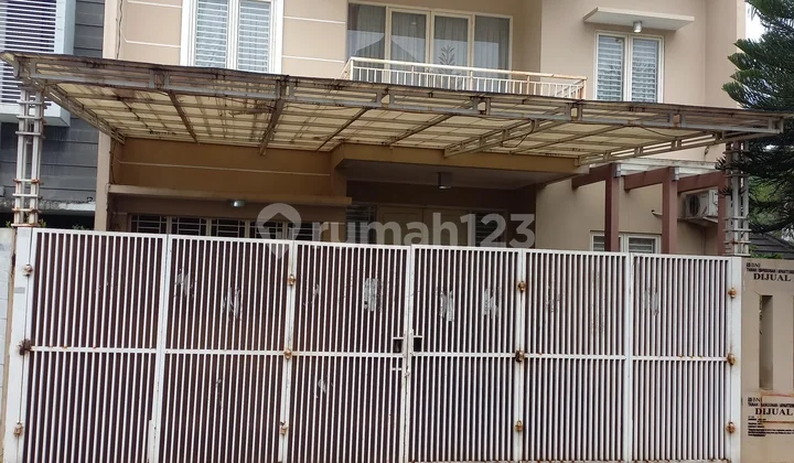 Rumah dua lantai