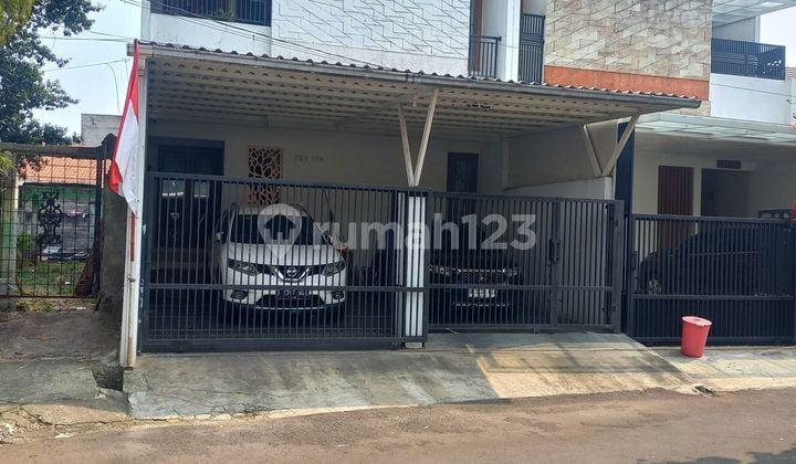 Rumah Dua Lantai