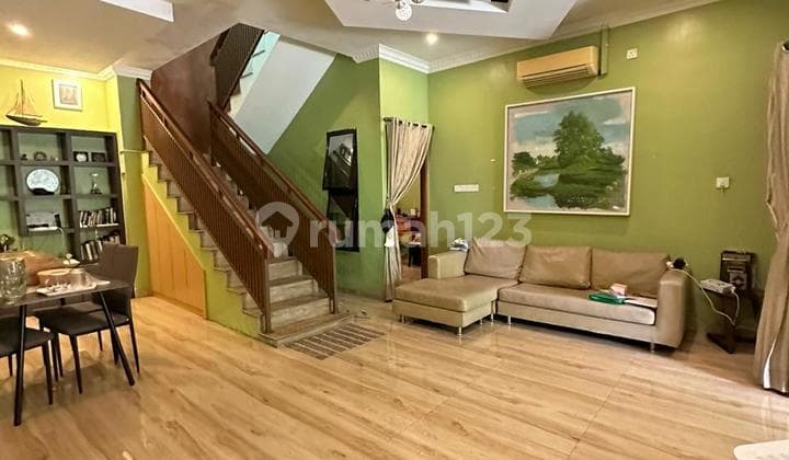 2.5-Story House