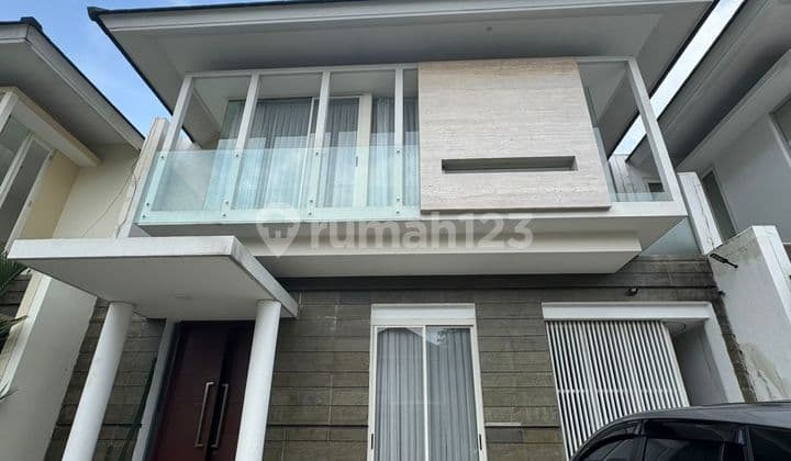 Second Minimalis Terawat di Crystal Golf Citraland! Semi Furnish di Lokasi Terdepan + Clubhouse Dalam Cluster! Dekat Pakuwon Mall Dekat Gwalk