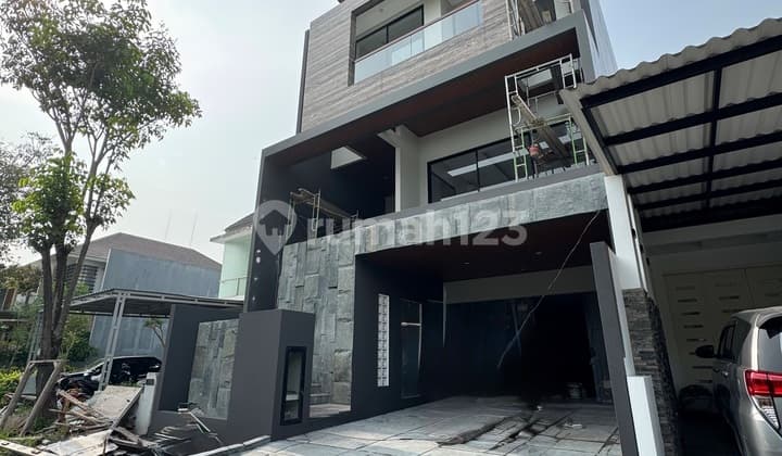 Rumah Baru Citraland! Rumah 3 Lantai Lokasi Terbaik Cluster Nol Jalan West Radial Road! Cluster Dekat Gwalk, Dekat Pakuwon Mall, Dekat Rumah Sakit Ciputra, Dll