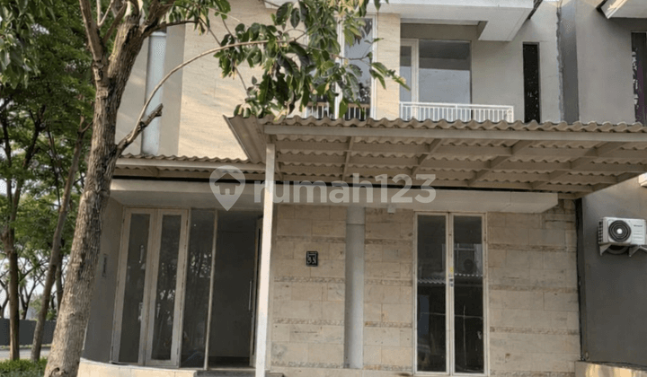 Second Minimalis di Greenlake Citraland! Rumah 2 Lantai Lokasi Strategis Selangkah ke Commercial Area Dekatpakuwon Mall Dekat Unesa Dekat Uc Dekat Ciputra School Dekat Tol