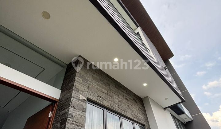 Dijual Rumah Mewah Minimalis Citraland Split Level Dekat Uc Dekat Pakuwon Mall Dekat Gwalk Dekat Unesa Dekat Spazio Dekat Graha Famili Mewah New Minimalis Siap Huni Semi Fusnished