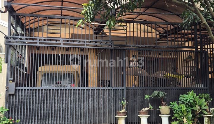 Dijual Rumah 2 Lantai Siap Huni di Komplek Istana Regency 2 Bandung