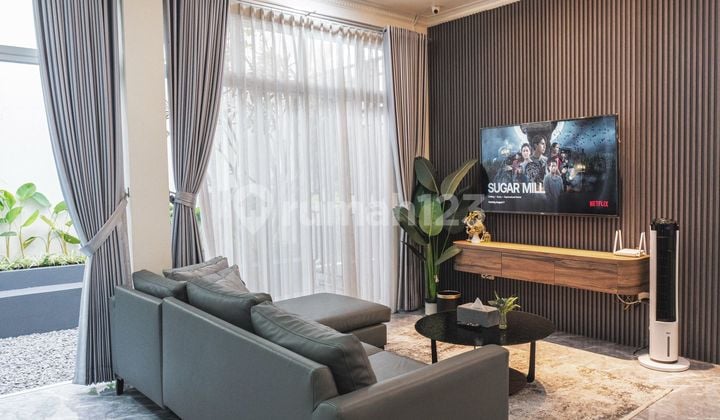 Disewakan Rumah Furnish Luas di Lokaradya Kota Baru Parahyangan Bandung