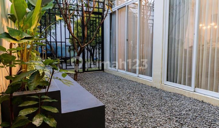 Rumah Furnish Luas di Lokaradya Kota Baru Parahyangan Bandung Full Furnish