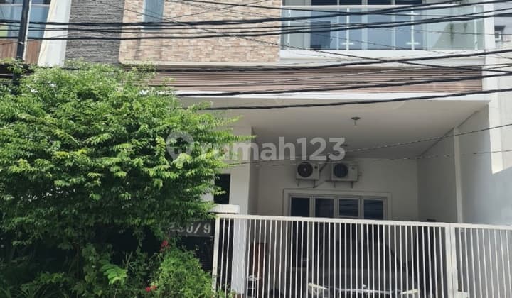 Rumah Siap Huni di Muara Karang Blok 3