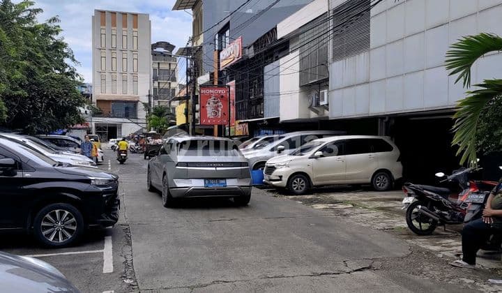 Old Shop House in Taman Pluit Kencana