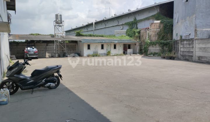 di Jl. Moh Toha Periuk Kota Tangerang, Tangerang